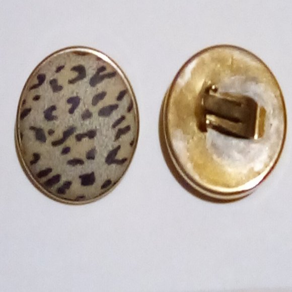 Button Type Clip On Leopard Print Earrings - Picture 3 of 3